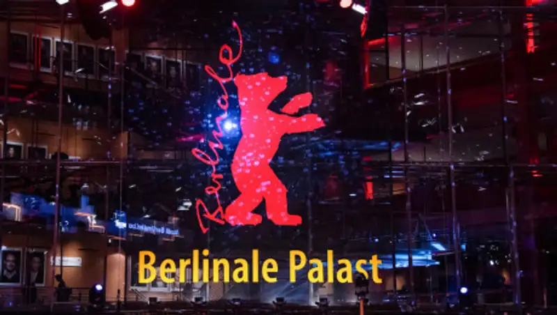 Без актеров и актрис: Берлинский кинофестиваль сменил номинации на "гендерно-нейтральные"