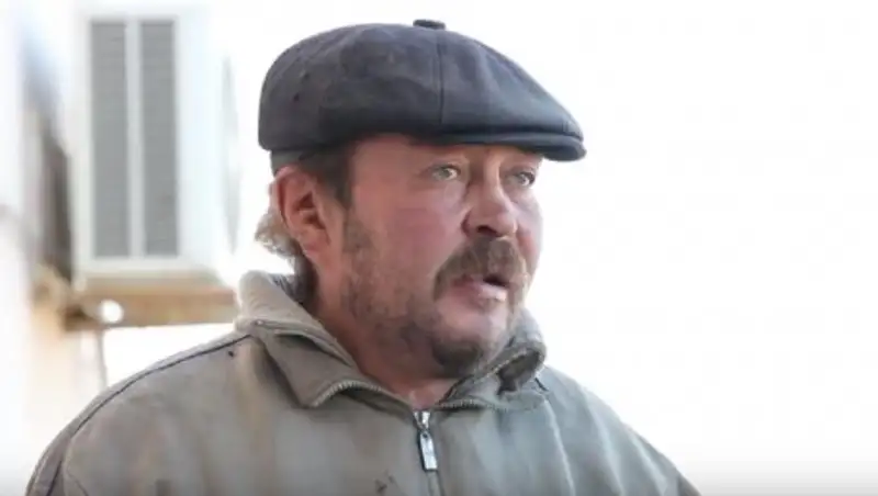 Жительница Костаная, считавшая отца умершим, узнала его в ролике про бездомных Актау