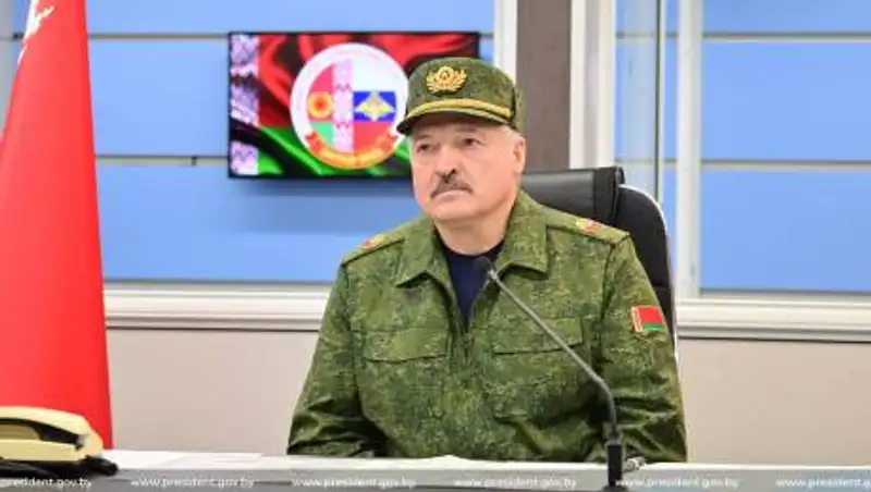 Лукашенко: Беларусь не будет разговаривать с Западом до отмены "безмозглых санкций"