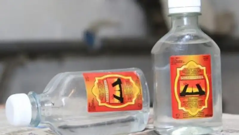 Жителей Казахстана призывают быть внимательнее при покупке жидкости «Боярышник»