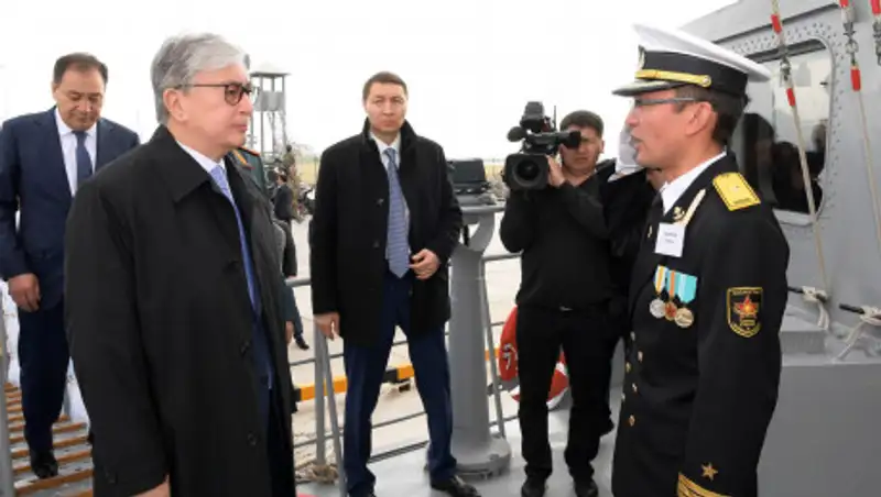 Токаев проверил работу морского порта Актау