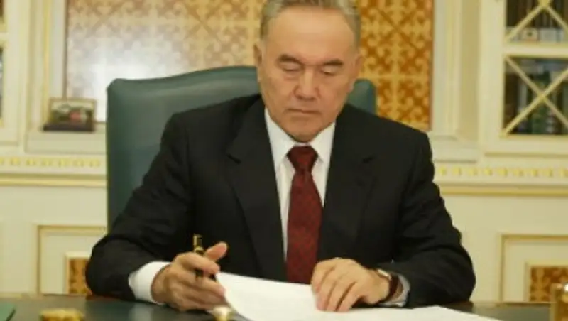 Глава государства подписал закон о минимальных соцстандартах