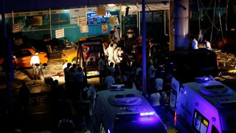 В результате теракта в аэропорту Стамбула погибла гражданка Украины