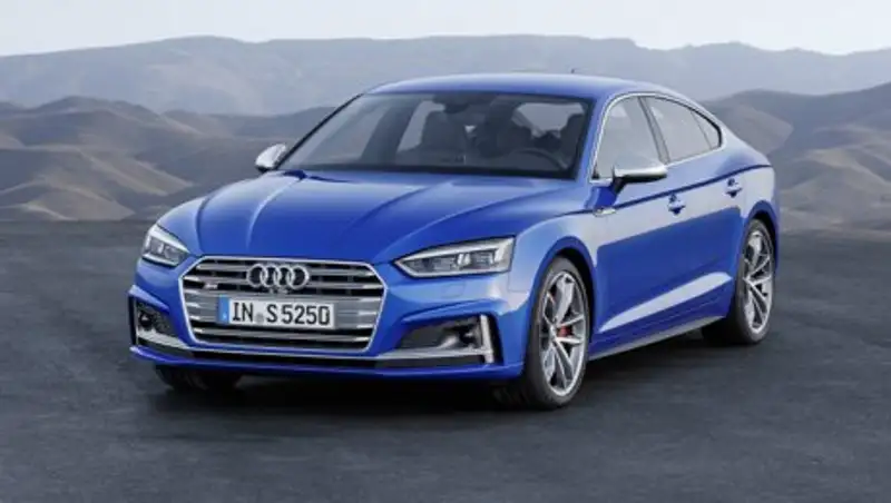 Audi представила хэтчбеки A5 и S5 нового поколения
