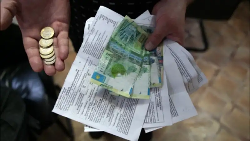 Кассир Казпочты выдавал на оплату штрафов поддельные бланки, а деньги присваивал себе