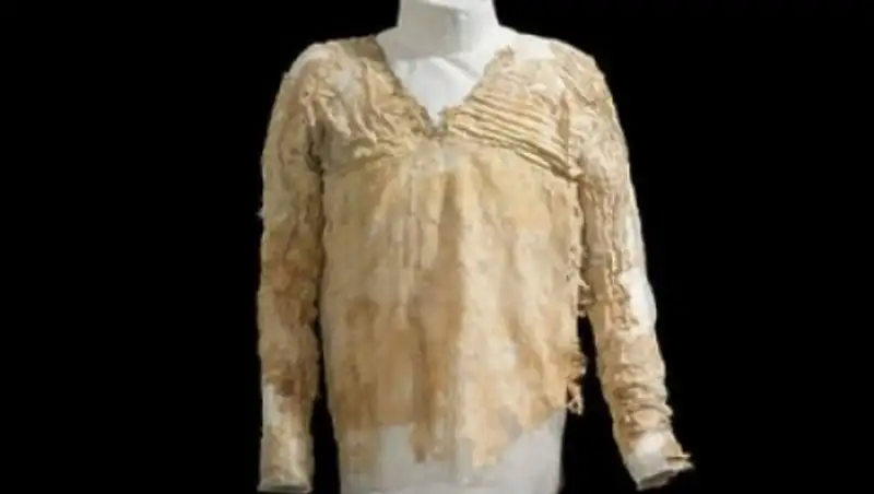 Ғалымдар әлемдегі ең көне көйлек қашан тігілгенін айтты   