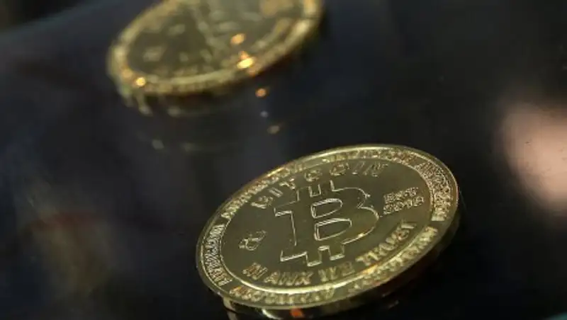 Курс биткоина впервые превысил $19 тыс.