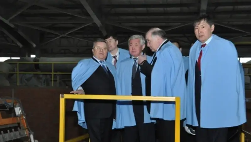 Бердыбек Сапарбаев посетил завод по выпуску керамического кирпича в Акмолинской области