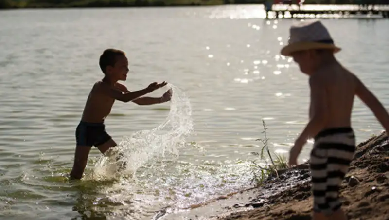 Казахстанцам напомнили о правилах поведения на водоемах