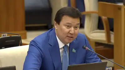 мажилисмен, фото - Новости Zakon.kz от 31.08.2023 19:51