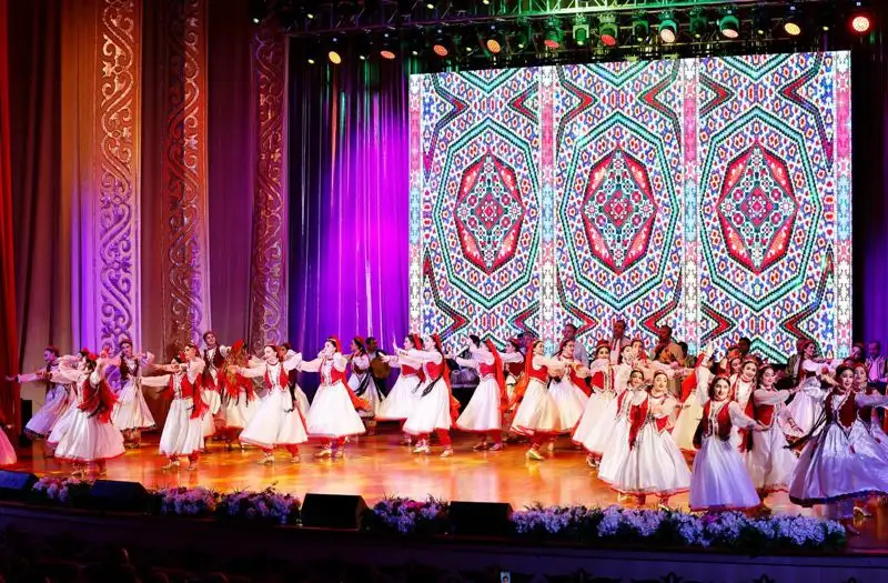 В Шымкенте прошел концерт звезд культуры и искусства из Таджикистана, фото - Новости Zakon.kz от 28.08.2023 11:02