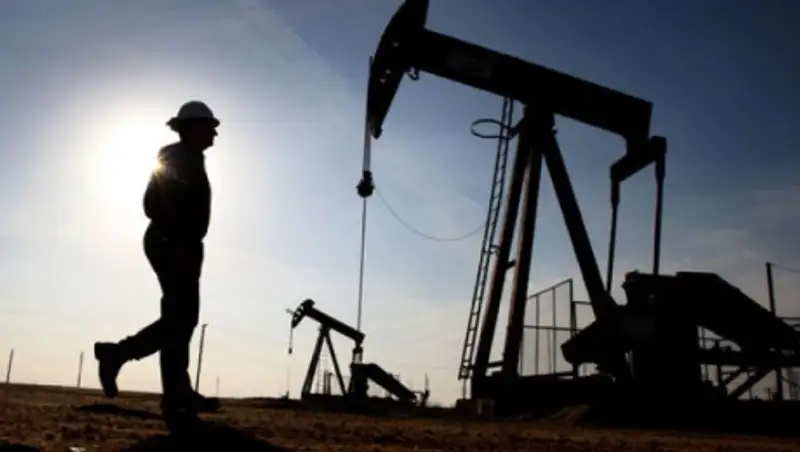 Аналитики: цена на нефть в считанные дни упадет до $30 за баррель