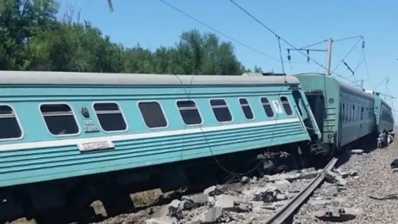 На потерпевшем крушение поезде было 829 пассажиров