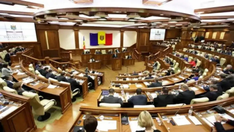 Парламент Молдавии принял декларацию о "захваченном государстве"