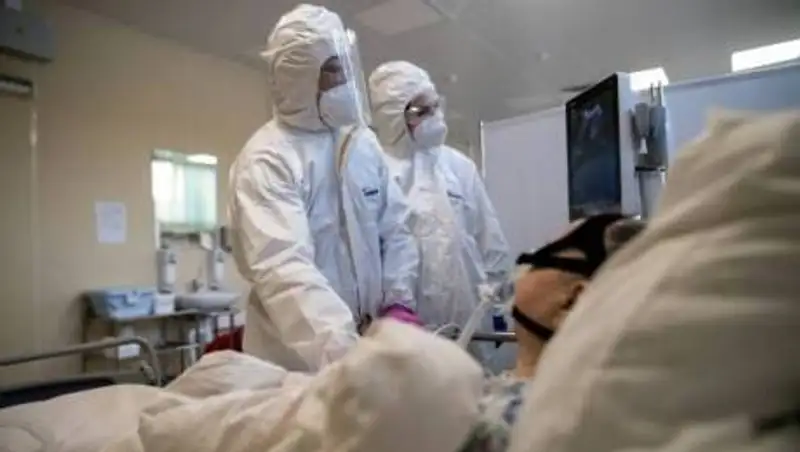 Врач назвал самых опасных распространителей COVID-19