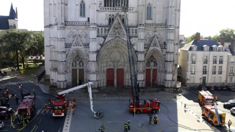 В Нанте задержали подозреваемого по делу о поджоге собора