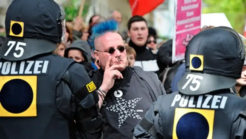 Германию захлестнули митинги нацистов