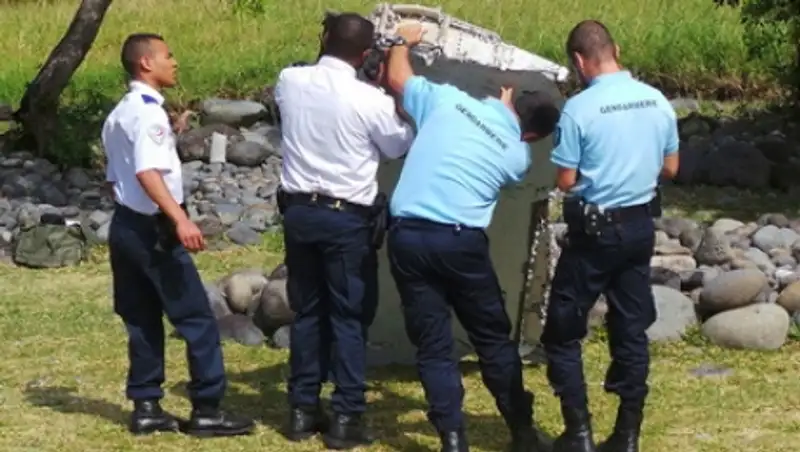 Номер обнаруженного на Реюньоне обломка самолета нашли в каталоге «Боинга»
