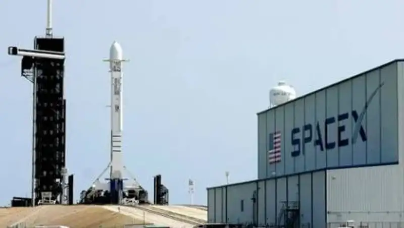 SpaceX отменила запуск Falcon 9 за две секунды до старта