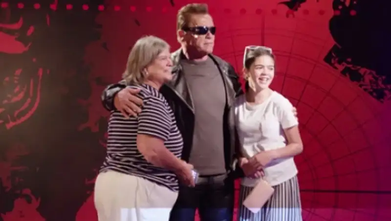 Арнольд Шварценеггер притворился восковой фигурой в музее мадам Тюссо