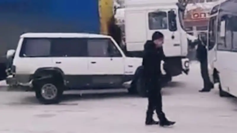 ДТП в центре Петропавловска спровоцировало пробку