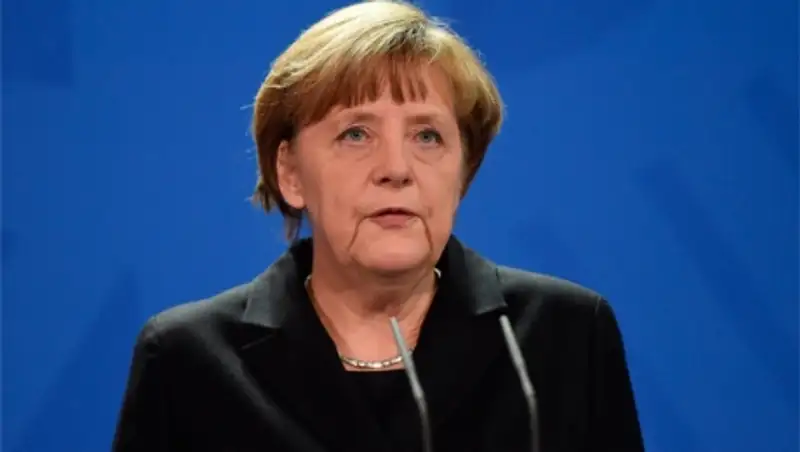 Меркель предложили пригласить Россию в G7