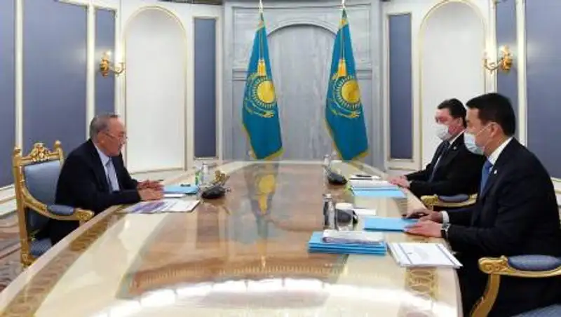 Елбасы принял Мамина и Смаилова