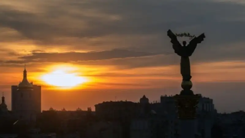 Арбузов: крах экономики вызывает неадекватную гордость у Киева