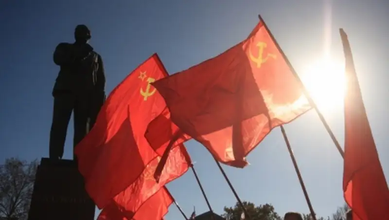 ВЦИОМ: больше половины россиян хотели бы сохранить СССР