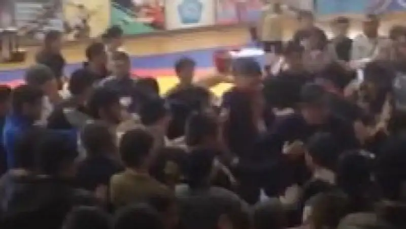 В дагестанской школе болельщики сошлись стенка на стенку