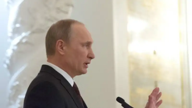 Путин отверг подчинение России Западу