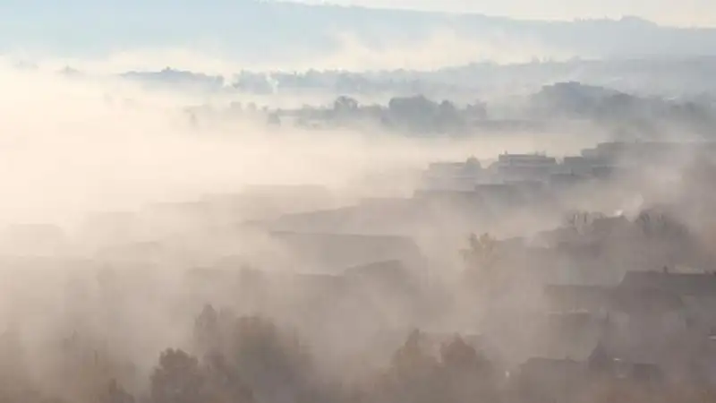 Повышенный уровень загрязнения воздуха ожидается на западе Казахстана