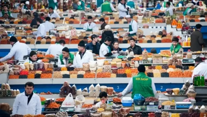 В Алматы полным ходом идет реконструкция Зеленого базара