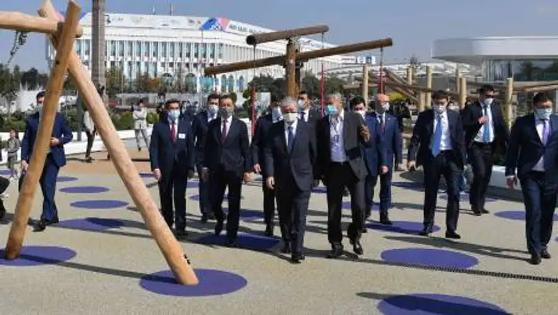Токаев посетил обновленное общественное пространство "Алмалы"