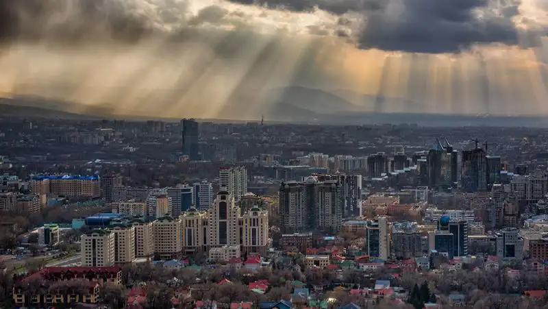 Гроза в Алматы – ДЧС обратился к жителям города