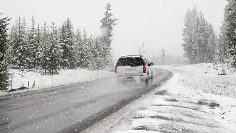 Дорогу закрыли в Алматинской области из-за бурана