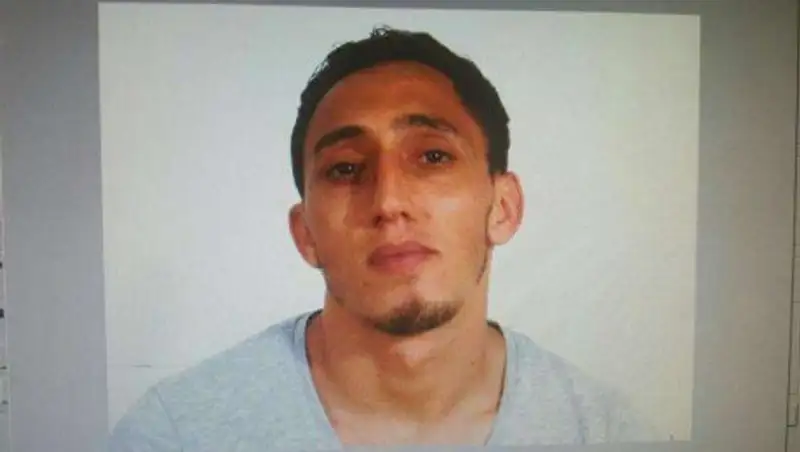 Установлена личность водителя фургона, наехавшего на толпу в Барселоне