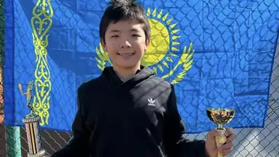 Зангар Нурланулы стал лучшим зарубежным теннисистом 2022 года среди игроков до 14 лет, фото - Новости Zakon.kz от 28.12.2022 12:48