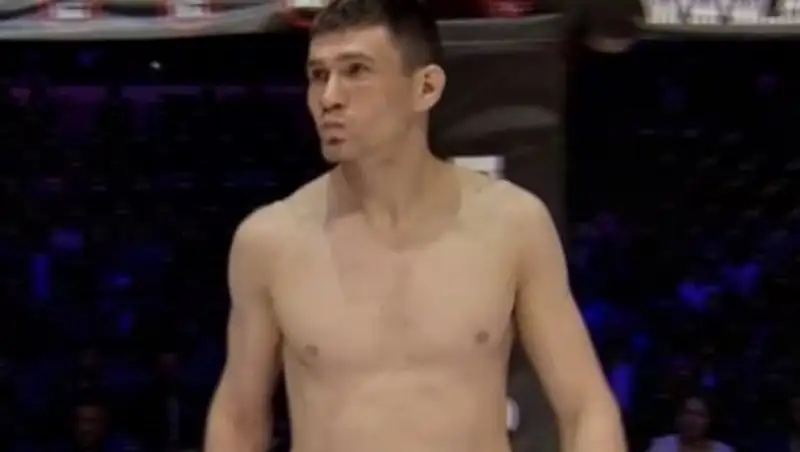 Казахстанец Кичигин стал чемпионом Fight Nights Global