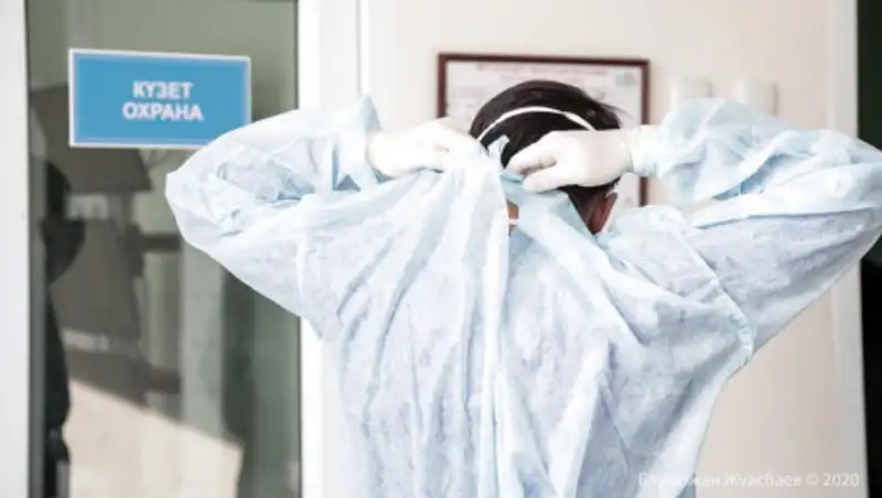 Больше половины зараженных медиков не работали в инфекционных стационарах