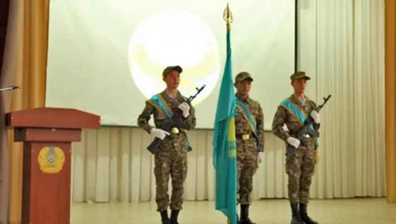 Студенты и школьники Караганды приняли военную присягу
