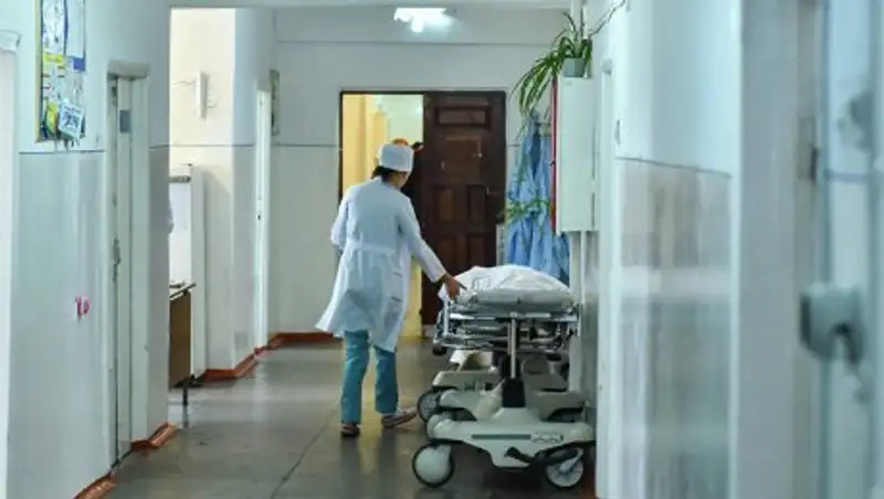 Более 100 человек отравились на школьной дискотеке в Кыргызстане