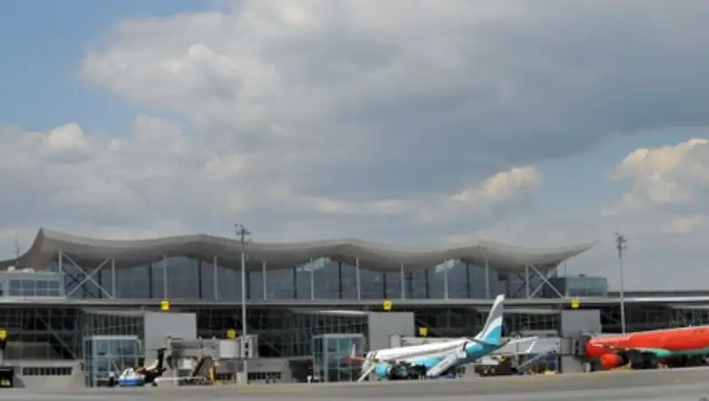 Украина отменила авиасообщение с РФ с 25 октября