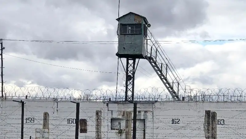 В колонию Нур-Султана пытались пронести гашиш в таре от сметаны