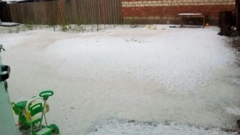 Синоптики объяснили причину сильного града в Западном Казахстане