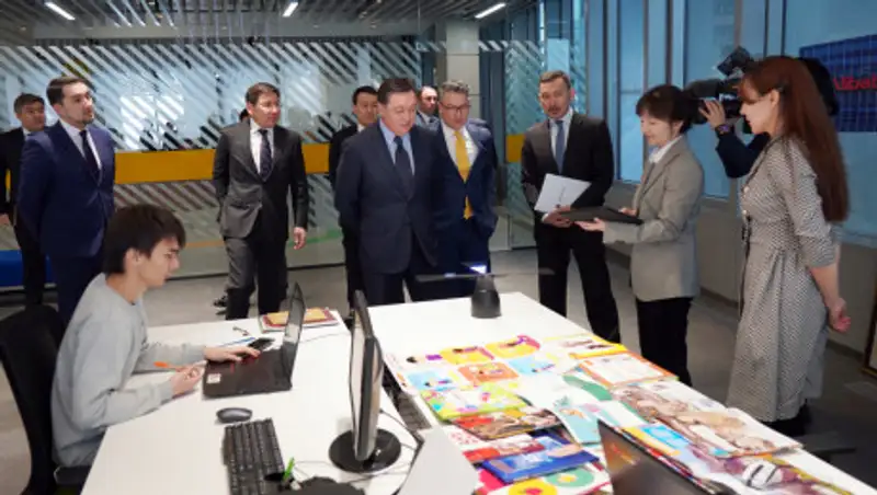 Мамин встретился с представителями стартап-проектов в Astana Hub