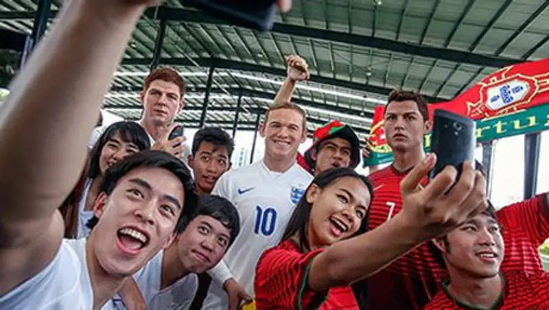 Власти Таиланда решили успокоить население при помощи футбола