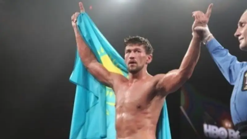 Иса Акбербаев нокаутировал Габора Халаса