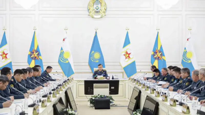 Работу военных атташе РК обсудили в Минобороны