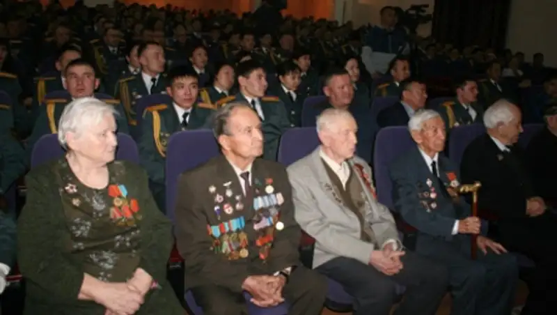 В ВКО состоялась передача Вымпела Победы воинским частям